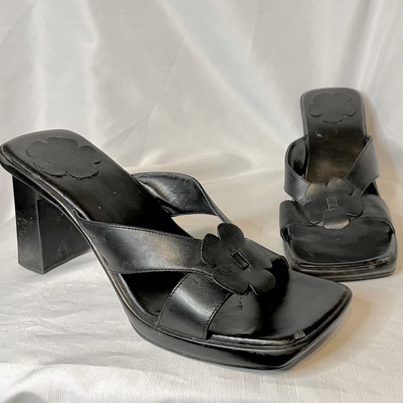 Skechers Black Vintage 90s Y2K Flower Heeled Sandals - Picture 1 of 13